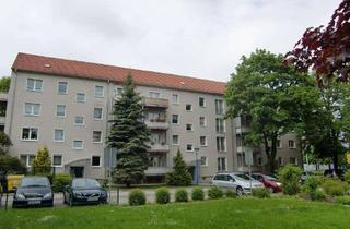 Wohnung mieten in Frederic-Joliot-Curie-Straße, 02977 Hoyerswerda, 3-Raumwohnung mit Tageslichtbad, Badewanne und Balkon in ruhiger Lage