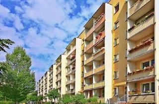 Wohnung mieten in Findeisenweg 25, 08062 Neuplanitz, Grundrissveränderte große 3-Raumwohnung mit Balkon