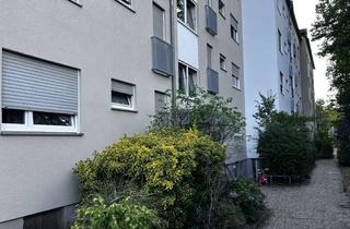 Wohnung mieten in 63150 Heusenstamm, Zwei Zimmer in Heusenstamm: Dachgeschosswohnung mit Balkon