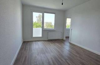 Wohnung mieten in Carl-F-F, 19061 Großer Dreesch, gut geschnittene 1-Raum-Wohnung mit Wannenbad, Balkon und Keller