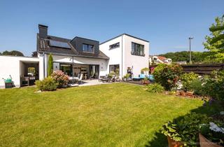 Haus kaufen in 40764 Langenfeld, Stilvoll! Großzügig! Neuwertiges EFH zwischen Köln & Düsseldorf mit guter Energieeffizienz!