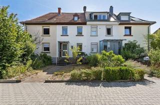 Haus kaufen in 76187 Nordweststadt, Gartenidylle inklusive: Reihenmittelhaus mit Terrasse, Balkon und Gartenhaus