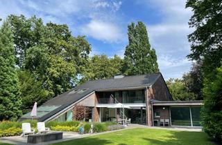 Villa kaufen in 41189 Mönchengladbach, *EXKLUSIV* Repräsentative Villa mit Parkgrundstück und Schwimmbad in Mönchengladbach-Wickrath