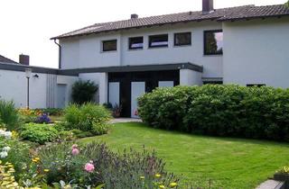 Haus kaufen in 32689 Kalletal, Zweifamilienhaus mit Aussicht und großem Garten