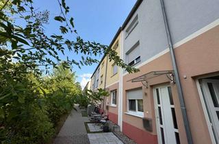 Reihenhaus kaufen in 90513 Zirndorf, Maisonette-Wohnung mit Reihenhausflair, Garten & Dachterrasse