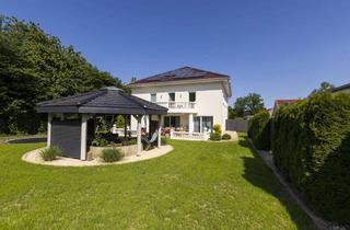 Villa kaufen in 32120 Hiddenhausen, Viel Platz, wenig Energiekosten - Neuwertige Stadtvilla auf 367 qm A+