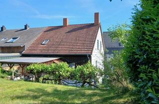 Haus kaufen in Marxstraße 66, 66440 Blieskastel, Haus mit schönem Garten in Niederwürzbach