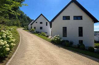 Haus mieten in 61479 Glashütten, Zwei Einfamilienhäuser und eine Doppelhaushälfte – modernes Wohnen in ruhiger Lage!