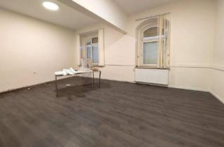 Gewerbeimmobilie kaufen in 08525 Plauen, 2 vermietete Gewerbeeinheiten im Erdgeschoss in Plauen