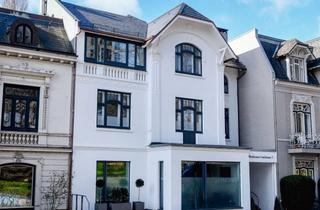Wohnung kaufen in 22587 Blankenese, 2,5-Zimmer-Wohnung mit Charakter in Stadtvilla von Blankenese