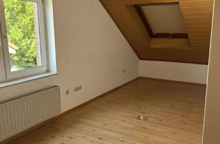 Wohnung mieten in Am Franzosenbach 52, 33106 Paderborn, Helle 2-Zimmer-Wohnung: Gut gepflegtes Dachgeschoss in Paderborn
