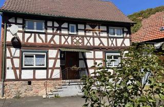 Haus kaufen in 63699 Kefenrod, Charmantes Fachwerkhaus mit Innenhof und Nebengebäude!