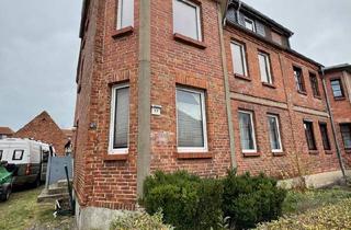 Doppelhaushälfte kaufen in 19230 Hagenow, Hagenow - Kernsaniertes Dreifamilienhaus in Hagenow