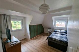 Wohnung kaufen in 76530 Baden-Baden, Baden-Baden - 3-Zi.-DG-Wohnung, Provisionsfrei Schlossblick & Gartennutzung,EBK