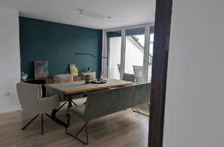 Wohnung kaufen in 61169 Friedberg, Friedberg (Hessen) - Helle 3 Zimmer Wohnung mit Loggia, Garage und neuer Einbauküche