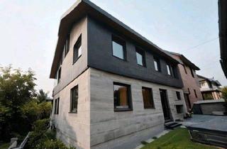 Haus kaufen in 96274 Itzgrund, Itzgrund - Sanierungsobjekt Haus mit Halle & 3 Garagen