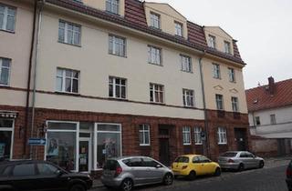 Mehrfamilienhaus kaufen in 04860 Torgau, Torgau - Mehrfamilienhaus mit 8 WE, 1 GewE und 5 Garage von privat