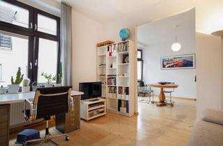 Wohnung kaufen in 50937 Sülz, Vermietete Altbauwohnung mit Balkon im Herzen von Sülz