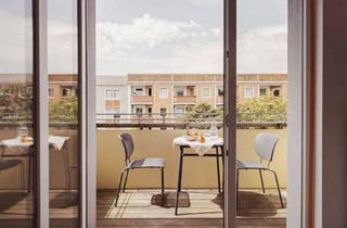 Wohnung kaufen in Marchlewskistraße 99, 10243 Friedrichshain, Über den Baumkronen - helle Zweizimmerwohnung mit Südwestbalkon & Aufzug