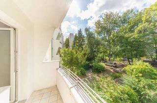 Wohnung kaufen in 10963 Kreuzberg, 3-Zimmer-Wohnung mit Balkon und Grünblick in Kreuzberg