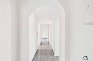 Wohnung kaufen in 77933 Lahr, Modernisiert, bezugsbereit und nur selten verfügbar – 4-Zimmer-Wohnung mit Loggia & Balkon in Lahr