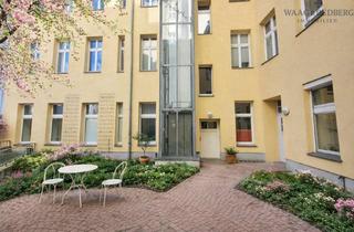 Wohnung kaufen in 10823 Schöneberg, Zeitlose Eleganz: Sanierte Altbauwohnung in Top-Lage