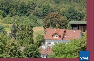 Wohnung kaufen in 35789 Weilmünster, Ruhig am Feldrand wohnen: Haus-im-Haus mit Terrasse, Garten, Aussichtssbalkon, Carport & EBK