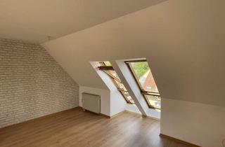 Wohnung kaufen in Am Park 4b, 08412 Werdau, Schöne, sanierte 2-Zimmer-Dachgeschosswohnung (mit Klima) zum Kauf in Werdau OT Leubnitz