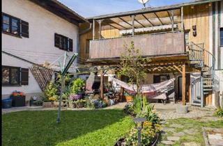 Wohnung kaufen in 83454 Anger, Zwei Wohneinheiten mit Garten, Sauna & Balkon – vielseitig nutzbar