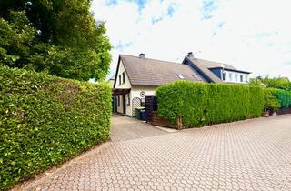 Doppelhaushälfte kaufen in 53773 Hennef, Attraktive Doppelhaushälfte mit Vollkeller, Garage und Carport in begehrter Lage von Hennef