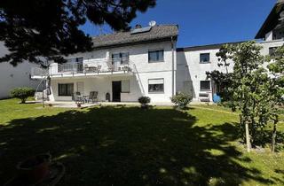 Haus kaufen in Schwalbacherstr 14, 65510 Idstein, Großzügiges Haus mit Einliegerwohnung , Provisionsfrei