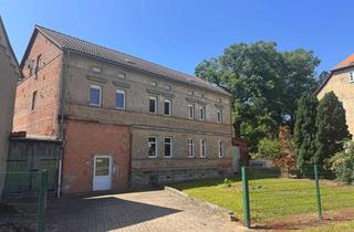 Mehrfamilienhaus kaufen in 06686 Lützen, Mehrfamilienhaus zur Fertigsanierung mit Garagen und großem Hof (provisionsfrei für Käufer)