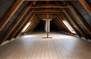 Wohnung kaufen in Zur Lindung 25-27, 40489 Angermund, *SPITZBODEN MIT POTENZIAL ZUM AUSBAUEN* - IN ANGERMUND