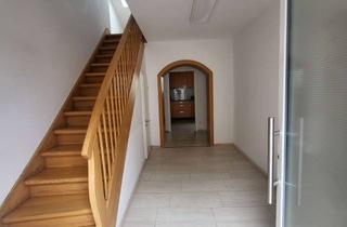 Wohnung mieten in 53332 Bornheim, 5-Zimmer-Wohnung in Hofanlage mit Dachterasse