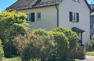 Haus kaufen in 72800 Eningen, Eningen unter Achalm - Charmantes Zweifamilienhaus in begehrter Lage