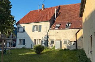 Haus kaufen in 72535 Heroldstatt, Heroldstatt - Sanierungsbedürftiges Haus mit ca 500 qm Grundstück