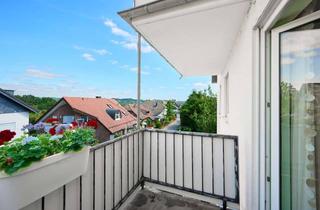 Wohnung kaufen in 42499 Hückeswagen, 2 Balkone, Fußbodenheizung, Carport & Weitblick – gepflegte ETW in zentraler Lage von Hückeswagen