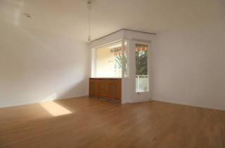 Wohnung kaufen in Brunnenweg 23, 85435 Erding, Provisionsfrei von privat: Modernisierte 3-Zimmer-Wohnung mit Loggia & Stellplatz in Erding