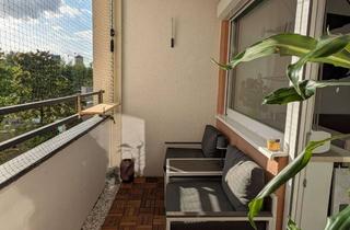 Wohnung kaufen in 80939 München, Provisionsfreie - 3 Zimmer und sonniger Süd-West Loggia in München