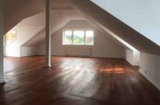 Wohnung mieten in 82335 Berg, Großzügige Dachgeschosswohnung mit zwei Zimmern und Balkon