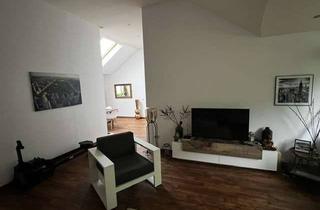 Wohnung mieten in 53721 Siegburg, Wohnen mit Charakter: 3-Zimmer-Dachgeschosswohnung in Siegburg