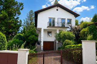 Haus kaufen in 76530 Lichtental, Eine Rarität am Eckberg – Exklusives Zweifamilienhaus in unverbaubarer Bestlage von Baden-Baden