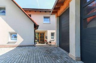Anlageobjekt in 93182 Duggendorf, Zweifamilienhaus mit Einliegerwohnung, Gewerbehalle, Garagen, Werkstatt und Garten in ruhiger Lage