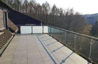 Wohnung mieten in Eichenstraße 28, 42553 Velbert, Modernisierte DG-Wohnung mit zwei Zimmern sowie Terrasse und Einbauküche in Velbert-Neviges