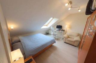 Wohnung mieten in 60486 Bockenheim, Frankfurt Bockenheim: Möblierte 2-Zimmer-Dachgeschosswohnung mit Einbauküche