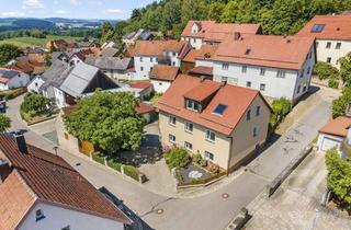 Haus kaufen in 92696 Flossenbürg, Vielseitiges MFH in Flossenbürg mit großem Garten - ideal für Kapitalanleger und Mehrgenerationen