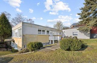 Einfamilienhaus kaufen in 35321 Laubach, Sofort verfügbar ! Großzügiger Bungalow mit Keller in ruhiger Ortsrandlage von Laubach OT