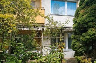Haus kaufen in 12249 Berlin, Berlin - Reihenmittelhaus in Berlin Lankwitz mit Garage