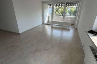 Wohnung kaufen in 73230 Kirchheim, Gepflegte, modernisierte 4 Zimmer-Wohnung mit Aufzug u. Garage in Kirchheim