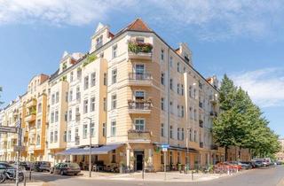 Wohnung kaufen in Am Comeniusplatz, 10243 Friedrichshain, Altbau-Juwel am Comeniusplatz: jetzt indoor-Drohnenflug mit überraschender Raumaufteilung ansehen